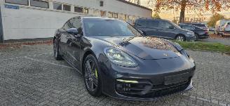 Damaged car Porsche Panamera 4E-Hybride*Platinium*Panoramaschuifdak*Luchtvering*HeadUp*Sport Chrono Paket Plus*Ambiente*Bose Soundsystem*ACC*Camera Surround View* 2022/10