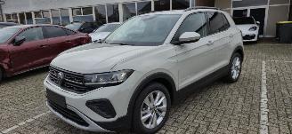 Schadeauto Volkswagen T-Cross 1.0 TSI Live*Automaat*LED*Navigatie*Camera*Digitaal Cockpit*IQ Drive*Licht/Zicht paket*Aircontioning*DAB+ 2025/6