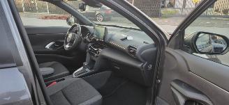 Toyota Yaris Cross 1.5L Hybride Automaat*LED*Camera*KeylessGo*Stoelverwarming*DAB*Airco* picture 13