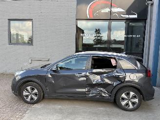 Vaurioauto  passenger cars Kia Niro KIA NIRO HYBRIDE 2019 2019/7