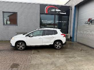 Voiture accidenté Peugeot 2008 Peugeot 2008 1.6d 2015 2015/10