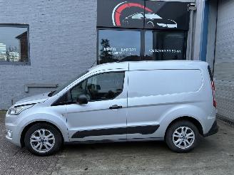 krockskadad bil bedrijf Ford Transit Connect FORD TRANSIT 1.5D AUTOMAAT 2019 2019/9