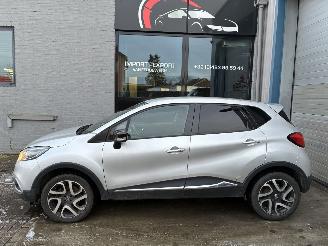 Vaurioauto  passenger cars Renault Captur RENAULT CAPTUR 1.5D 2017 2017/5