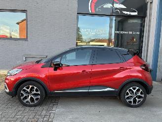 Vaurioauto  passenger cars Renault Captur RENAULT CAPTUR 1.2I AUTOM 2018/8