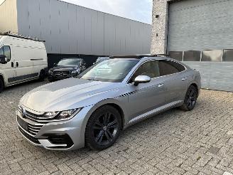 Schadeauto Volkswagen Arteon VW ARTEON 2.0D DSG R LINE 2018 2018/9