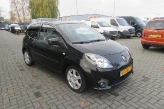 krockskadad bil auto Renault Twingo Renault Twingo - 1.2-16V Miss 2011/6