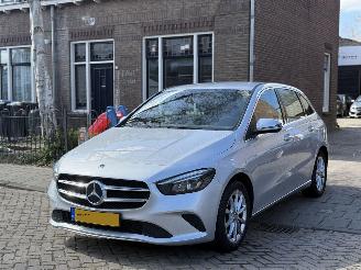 skadebil auto Mercedes B-klasse B200 / AUTOMAAT 2019/1