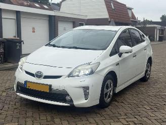 skadebil auto Toyota Prius 1.8 Plug in hybride 2013/1