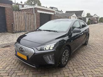 krockskadad bil auto Hyundai Ioniq  2020/1