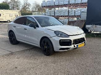 Porsche Cayenne E-HYBRID SPORT picture 2