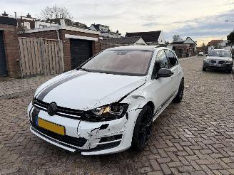 krockskadad bil auto Volkswagen Golf 1.4 TSI DSG AUTOMAAT 2014/1