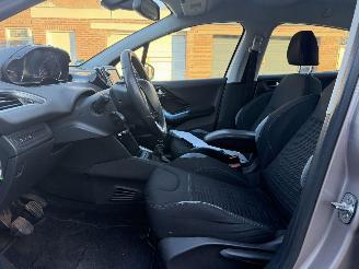 Peugeot 208 1.6 e-HDi Allure  NAP picture 12