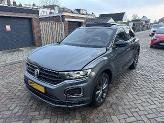 uszkodzony samochody osobowe Volkswagen T-Roc 1.5 R LINE DSG DAK 2019/1