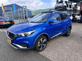 krockskadad bil auto MG ZS MG ZS EV LUXURY 45KWH 2020/8