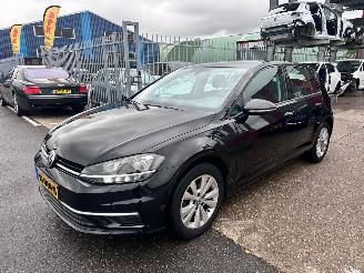Vaurioauto  passenger cars Volkswagen Golf 1.0 TSI 2018/10