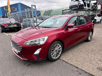 Unfallwagen Ford Focus 1.0 EcoBoost 125pk 2019/3