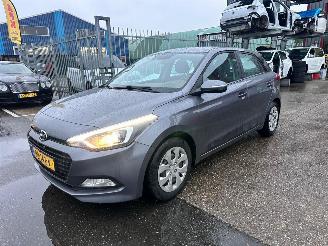 uszkodzony samochody osobowe Hyundai I-20 1.0 T-GDI 2017/9