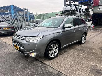 skadebil auto Mitsubishi Outlander 2.0 PHEV EXECUTIVE EDITION PLUG IN 2014/4