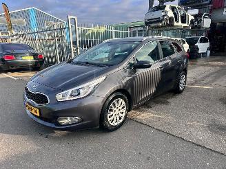 skadebil auto Kia Cee d 1.6 GDI 2014/4