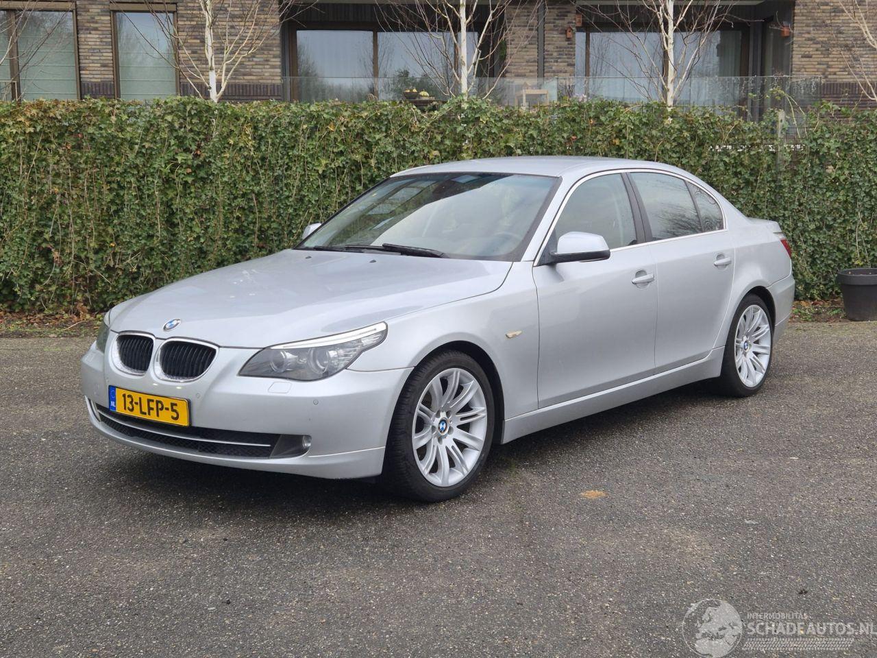 BMW 5-serie 520i AUTOMAAT / LEER / NIEUWSTAAT