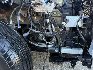 Peugeot 2008 e-2008 II Active picture 13