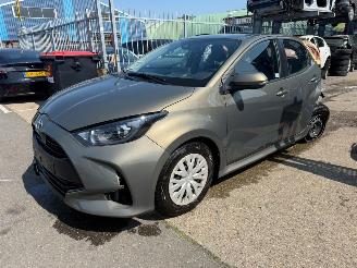 skadebil auto Toyota Yaris 1.5 HYRBIDE 2021/10