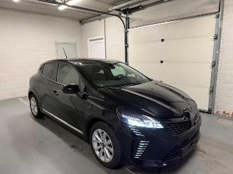 Schadeauto Renault Clio  2025/7