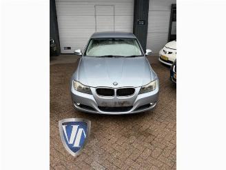 Vrakbiler auto BMW 3-serie 3 serie (E90), Sedan, 2005 / 2011 318i 16V 2010/10