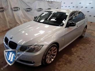 Vrakbiler auto BMW 3-serie 3 serie (E90), Sedan, 2005 / 2011 318i 16V 2010/2