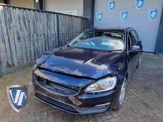 Auto da rottamare Volvo V-60 V60 I (FW/GW), Combi, 2010 / 2018 2.0 D4 16V 2015