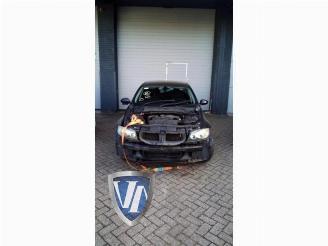 Coche siniestrado BMW 3-serie 3 serie (E90), Sedan, 2005 / 2011 320i 16V 2005/4