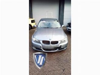 Vrakbiler auto BMW 3-serie 3 serie (E90), Sedan, 2005 / 2011 320d 16V 2011/9