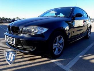 Vrakbiler auto BMW 1-serie 1 serie (E81), Hatchback 3-drs, 2006 / 2012 118d 16V 2008/8