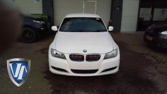 Coche siniestrado BMW 3-serie 3 serie (E90), Sedan, 2005 / 2011 318i 16V 2010/4