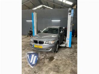 Vrakbiler auto BMW 1-serie 1 serie (E81), Hatchback 3-drs, 2006 / 2012 118i 16V 2010/12