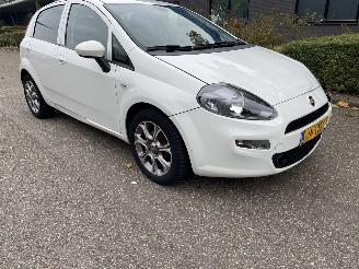uszkodzony samochody osobowe Fiat Punto Evo 5DRS 73 KW 2016/9
