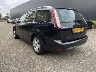 krockskadad bil auto Ford Focus 1.6 74kw 2010/5