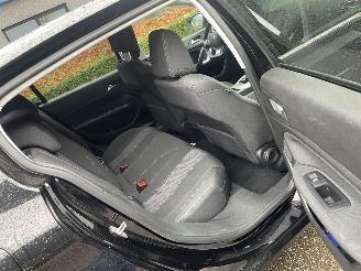 Peugeot 308 1.2 96kw picture 12