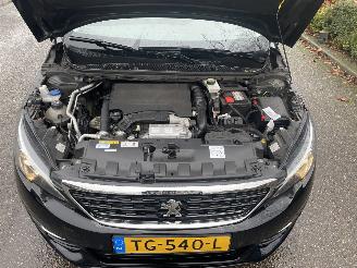 Peugeot 308 1.2 96kw picture 8