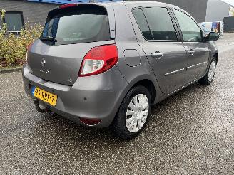 skadebil auto Renault Clio 1.5 dci 5drs 2011/10