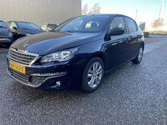 damaged passenger cars Peugeot 308 1.6 d 2015/12