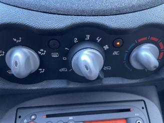 Renault Twingo 1.2 airco picture 11