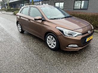 krockskadad bil auto Hyundai I-20 1.2 5drs airco 2015/1