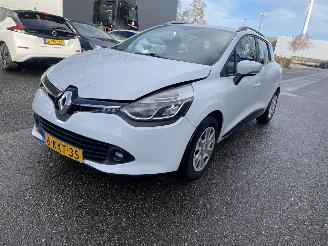 damaged passenger cars Renault Clio 1.5 dci stadion 2013/5