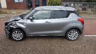 Vaurioauto  passenger cars Suzuki Swift HYBRID 2022/9
