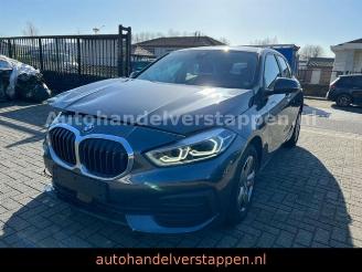 Damaged car BMW 1-serie d Advantage Aut7G Live Cockpit LED Navi 2021/4