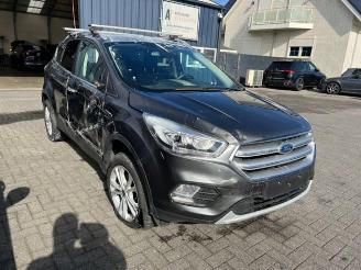 krockskadad bil auto Ford Kuga 1.5TDCI Titanium  2019 2019/3