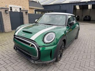 damaged passenger cars Mini Cooper S E Mini 3-trg. E 135KW 2022/11