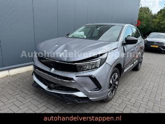 damaged passenger cars Opel Grandland X PHEV 165KW Hybrit 2023/11