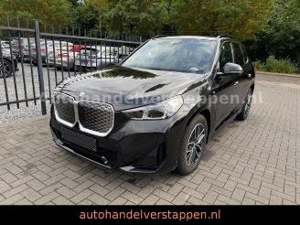 uszkodzony samochody osobowe BMW iX1 20 eDrive M Sportpaket Leder LED Navi+ 2025/3